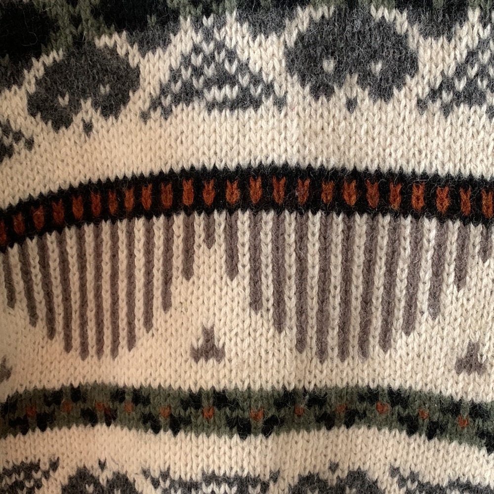 Xiuying 100% wool man sweater. - Picture 2 of 6